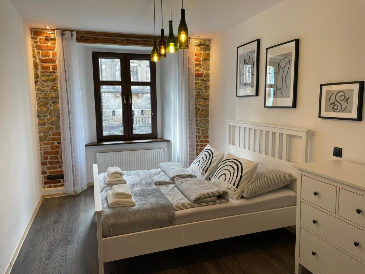 Apartament Przy Ratuszu Kłodzko Esterno foto