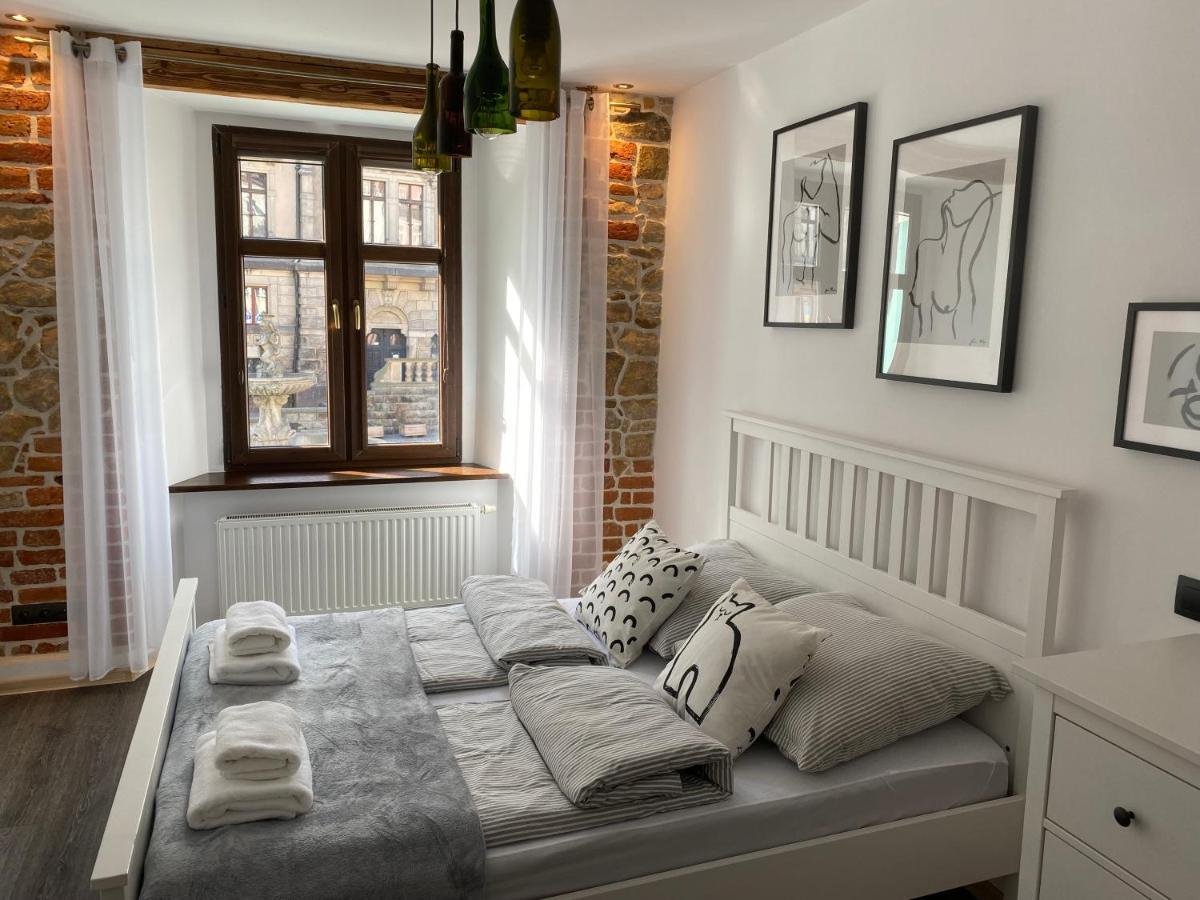 Apartament Przy Ratuszu Kłodzko Esterno foto