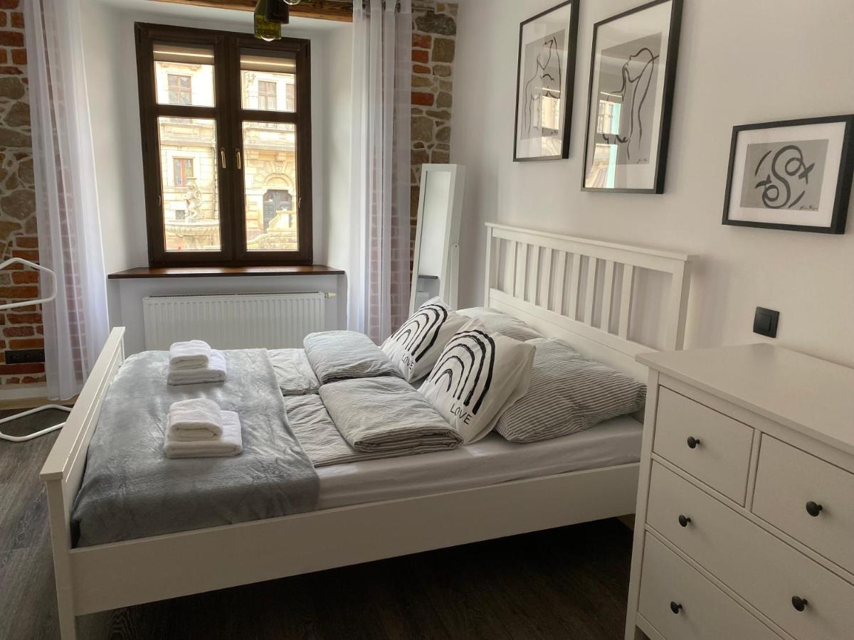 Apartament Przy Ratuszu Kłodzko Esterno foto