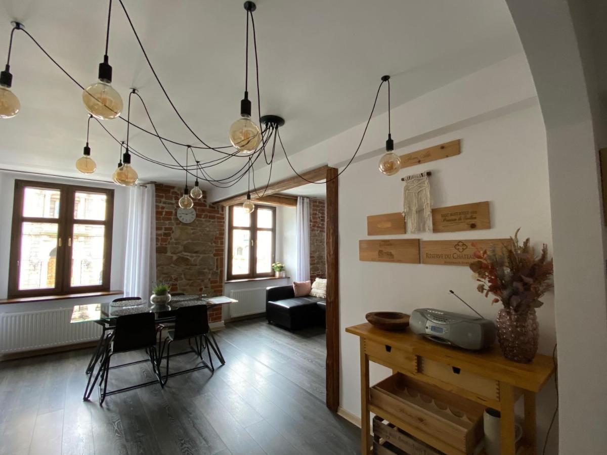 Apartament Przy Ratuszu Kłodzko Esterno foto