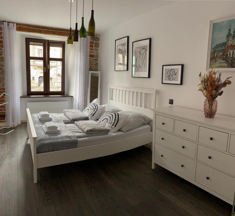 Apartament Przy Ratuszu Kłodzko Esterno foto