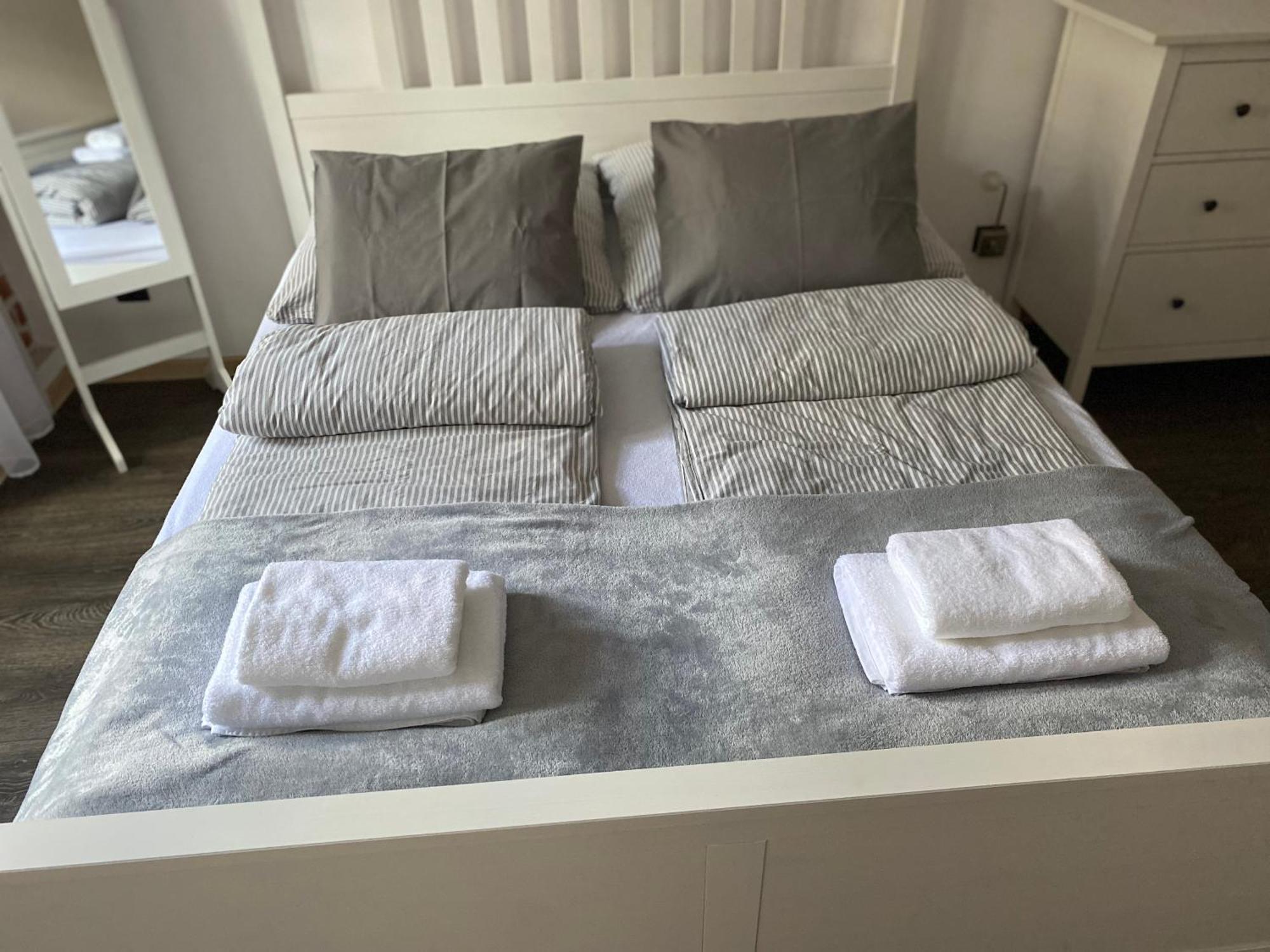 Apartament Przy Ratuszu Kłodzko Esterno foto